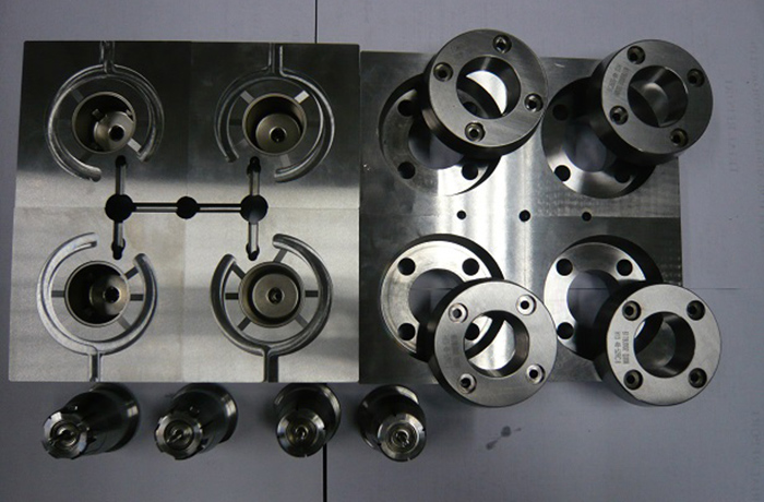 Plastic injection mold 009