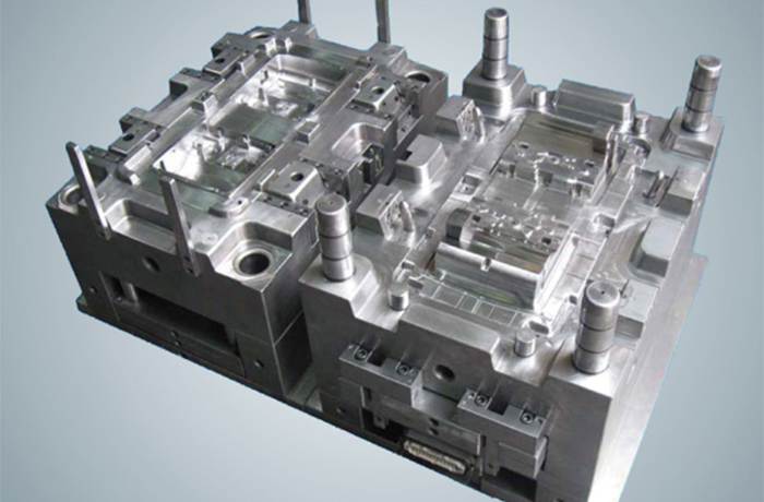Plastic injection mold 018